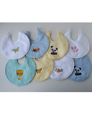 Babero redondo bordado plástico