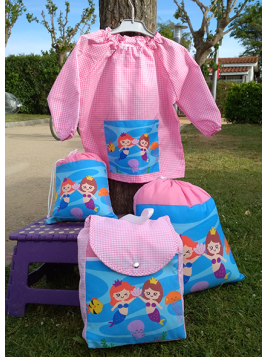 Bata coll goma butxaca estampada.